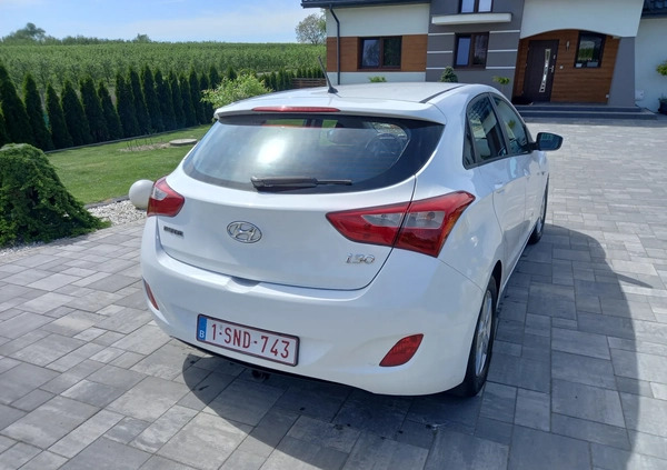 Hyundai I30 cena 39900 przebieg: 77000, rok produkcji 2015 z Wyszogród małe 232